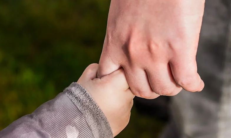 "J'ai des proches envahissants et je ne sais pas comment les gérer" : Les querelles familiales constantes me drainent